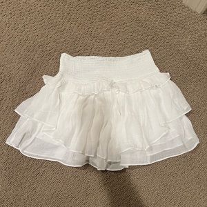 Do + Be, Medium white skirt with built in short, never worn, with tags